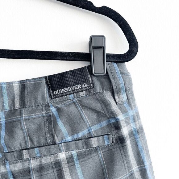 Quiksilver Gray and Blue Plaid Men's Flat Front Shorts - Picture 3 of 10